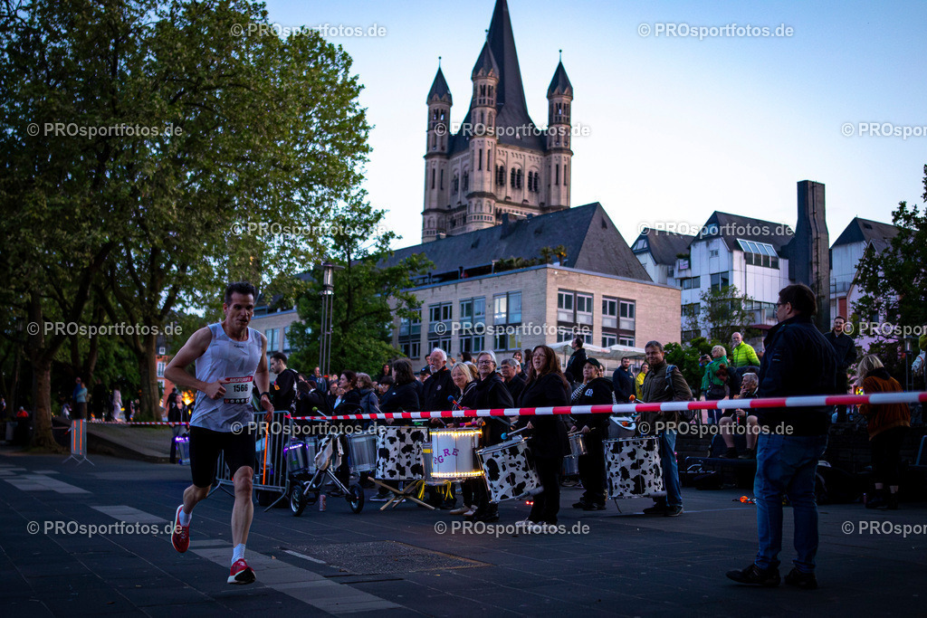 21. Nachtlauf des ASV Köln; Köln, 08.05.24 | Impressionen vom 21. Nachtlauf des ASV Köln am 08.05.24 in der Altstadt von Köln (Deutschland). Foto: BEAUTIFUL SPORTS/Bernd Hoffmann