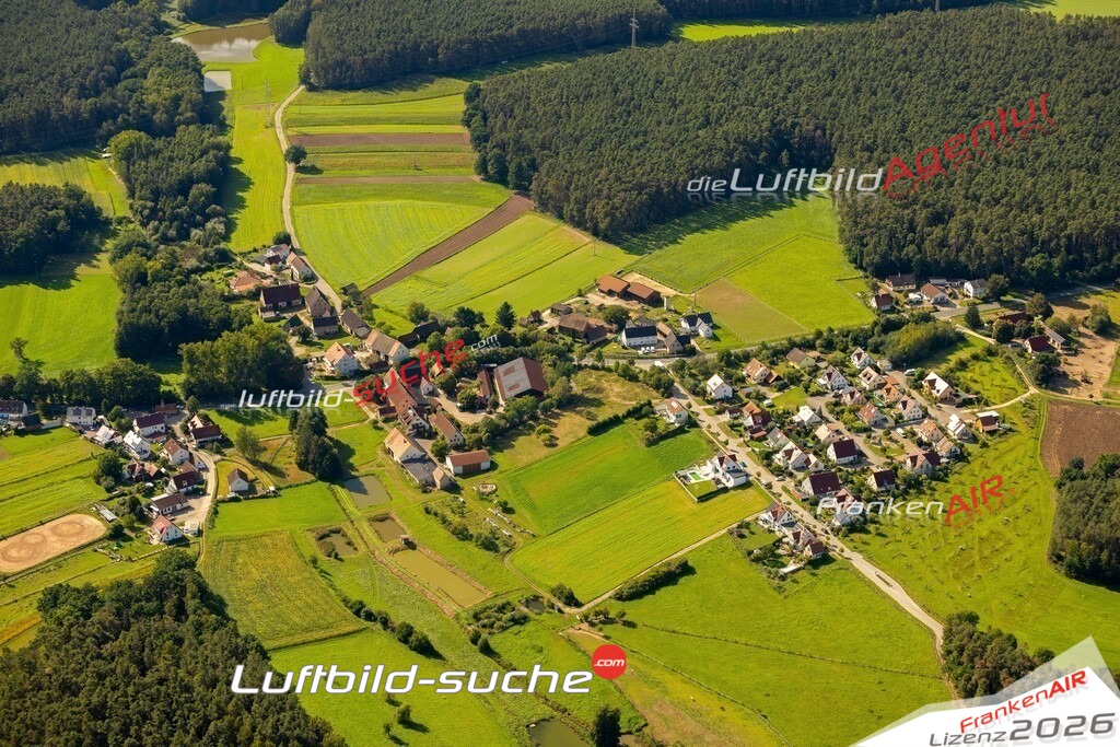 Das Luftbild zeigt : Ottersdorf Büchenbach - Die Luftaufnahme wurde 2023 vom UL-Flugzeug aus erstellt ( keine Drohne ) - Hochauflösende Luftaufnahme - Für grossformatige Ausdrucke geeignet. Die Geschenkidee !Mit Lizenz und Bildrechte bestellbar