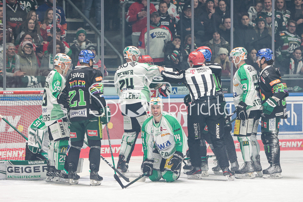 Augsburger Panther - Bietigheim Steelers | Heisse Duelle vor dem Tor von Cody BRENNER (SCB #51)