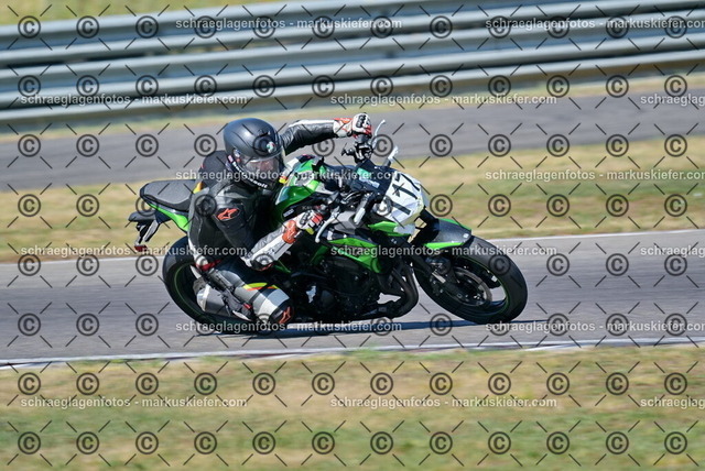 26bt04-0927 | markuskiefer.com - Realisiert mit Pictrs.com