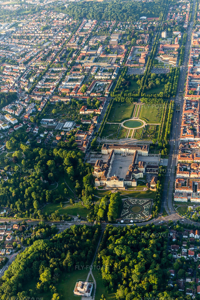 Luftbild: Ludwigsburg, Barockschloß im Ortsteil Hoheneck in Ludwigsburg im Bundesland Baden-Württemberg in Deutschland. Foto: IMG_101548.jpg vom 08.07.2017 durch Werner Riehm/FLY-FOTO.de