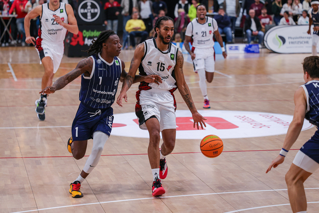 BAYER GIANTS vs VfL Sparkassenstars Bochum-40 | Fotos von Basketballspielen aus dem Raum NRW fotografiert von Gero Mueller-Laschet und Daniel Schaefer - Realisiert mit Pictrs.com