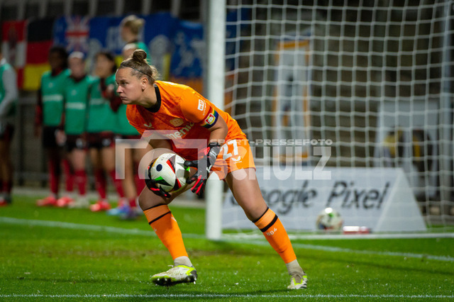 20241007NSZ_0065 | Friederike Repohl (Bayer Leverkusen,No.27)DEU, Leverkusen, 07.10.2024 Fußball, Frauen, Google Pixel Frauen-Bundesliga, Saison 2024/2025, 5. Spieltag, Bayer 04 Leverkusen - FC Carl Zeiss JenaDIE DFB-RICHTLINIEN UNTERSAGEN JEGLICHE NUTZUNG VON FOTOS ALS SEQUENZBILDER UND/ODER VIDEOÄHNLICHE FOTOSTRECKEN - Realisiert mit Pictrs.com