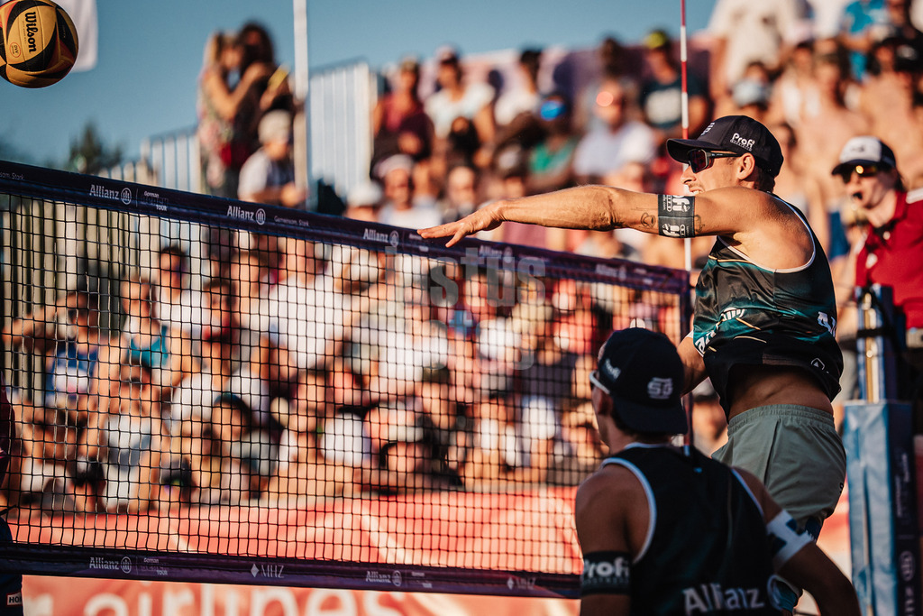 Beachvolleyball | Männer | Allianz German Beach Tour 2025 | Tourstop München | 04.07.2025 | Mathias Seiser beim Angriff