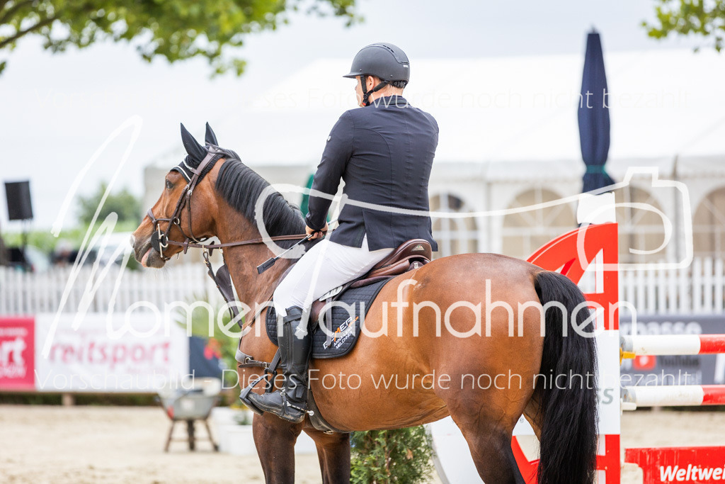 BHO-2PhSpr-M-154 | MomenTaufnahmen Pferdesportfotos