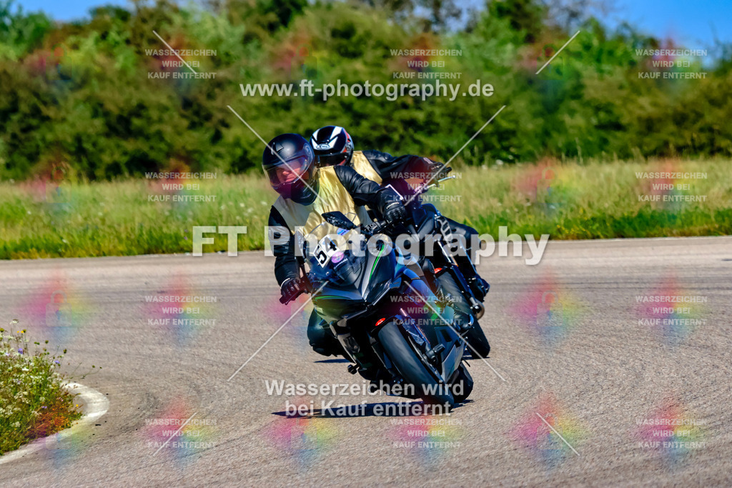 054-3266 | Hier findet Ihr Bilder von Touristenfahrten auf der Nürburgring Nordschleife oder von anderen Veranstaltungen die ich besucht habe. Viel Spass beim Durch Schauen 