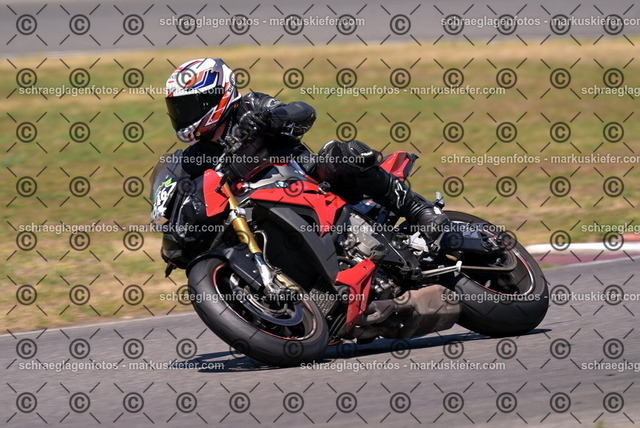 26bt04-1481 | markuskiefer.com - Realisiert mit Pictrs.com
