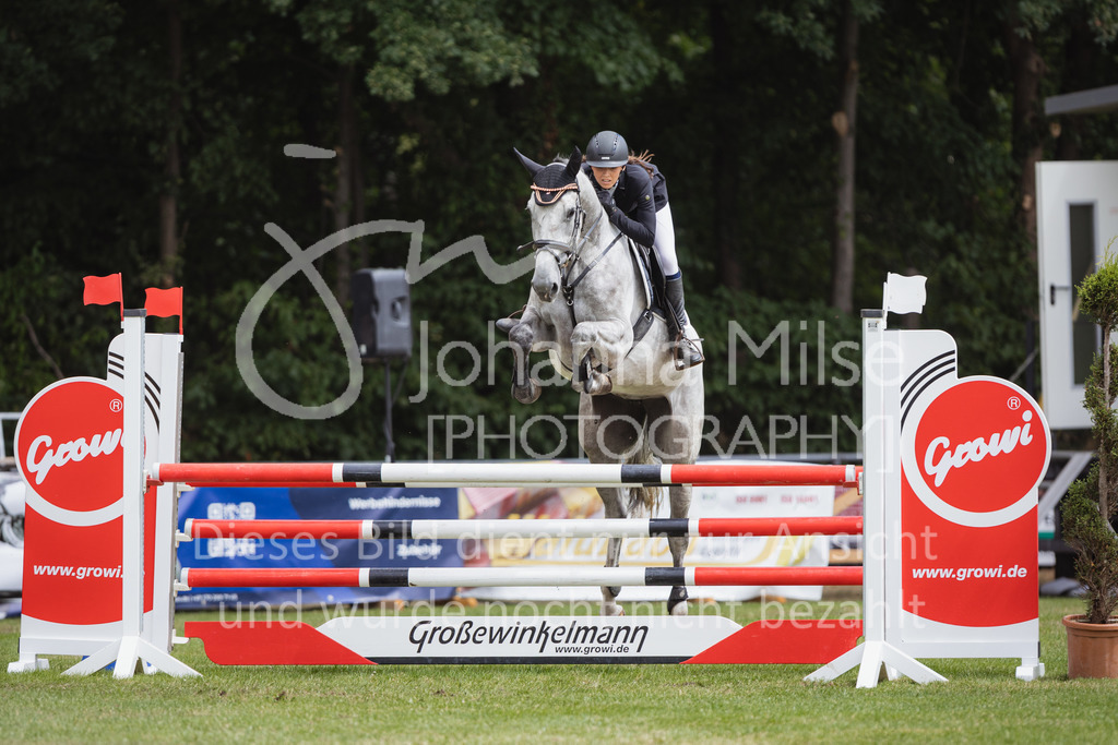 220715_LC_SprPfL1-228 | Deine schönsten Turniermomente als professionelle Fotos! Entdecke hochwertige Pferdesport-Fotografie im Online-Shop. Jetzt Fotos finden & bestellen!