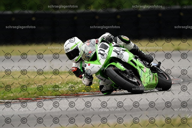 25bt02-1561 | markuskiefer.com - Realisiert mit Pictrs.com