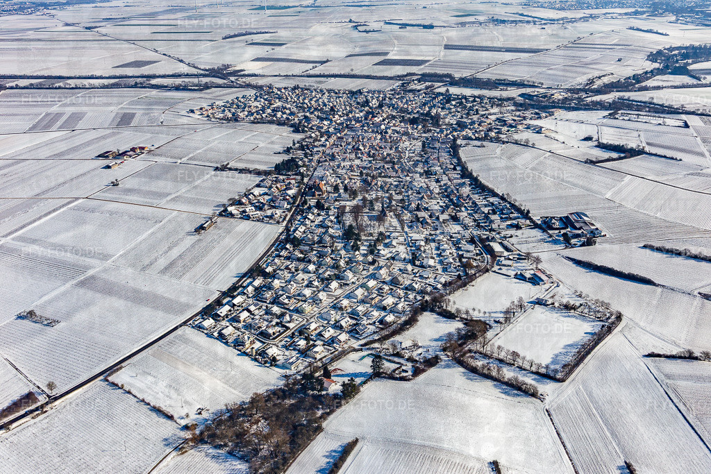 Winterluftbild im Schnee | Luftbild: Winterluftbild im Schnee in Insheim im Bundesland Rheinland-Pfalz in Deutschland. Foto: IMG_124728.jpg vom 11.02.2021 durch ©2025 Werner Riehm fly-foto.de/copyright - Realisiert mit Pictrs.com