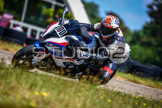 0100-260509DCB-015_100 | Deine Full-Service-Agentur für ✔️Videoproduktionen und ✔️Motorsportfotografie Jetzt Angebot anfragen!