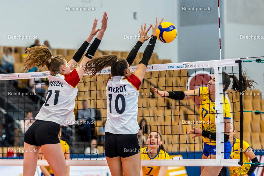 2023-00070900-Freundschaftsspiel-Deutschland-Ukraine | Angriff Yevheniia KHOBER UKR 20.05.2023; Berlin Foto: Gerold Rebsch - www.beachpics.de

