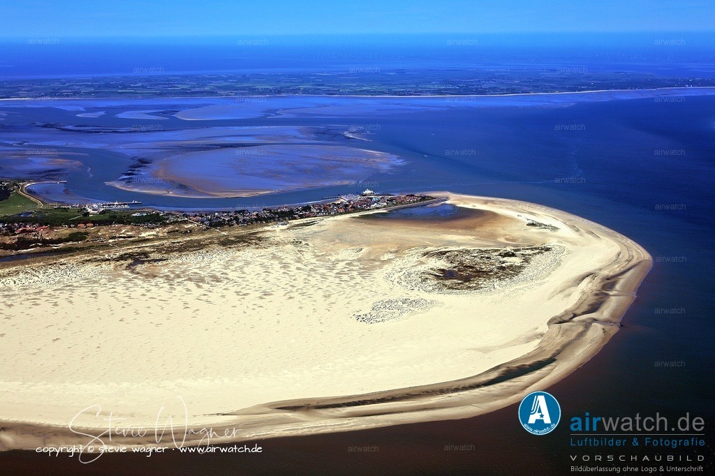 Halligen-Inseln-Weltnaturerbe-Wattenmeer-Mai-23-airwatch-wagner-240A2909 | Entdecken Sie atemberaubende Luftbilder und Fotografien auf airwatch.de - Tauchen Sie ein in eine Welt voller faszinierender Aufnahmen aus der Vogelperspektive.