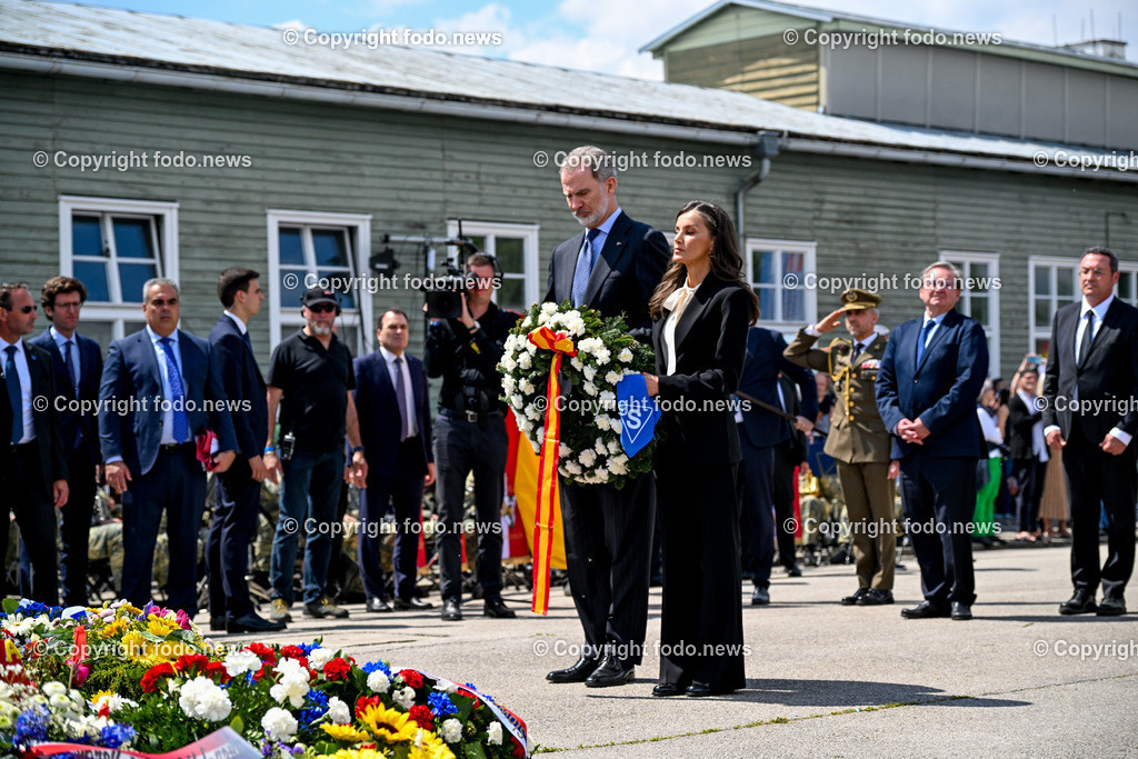 Internationale Gedenk- und Befreiungsfeier Gedenkstaette Mauthausen 2025_ 11.05.2025-194 | 11.05.2025, Mauthausen, AUT, Internationale Gedenk- und Befreiungsfeier Gedenkstaette Mauthausen 2025, 80 Jahre Befreiung KZ Mauthausen im Bild Delegation Spanien, Felipe IV, Koenig von Spanien (Felipe Juan Pablo Alfonso de Todos los Santos de Borbon y Grecia), Dona Letizia, Koenigin von Spanien
