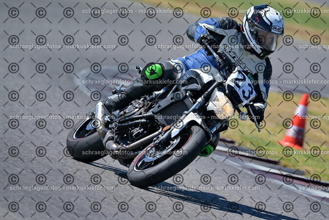 26bt04-1117 | markuskiefer.com - Realisiert mit Pictrs.com