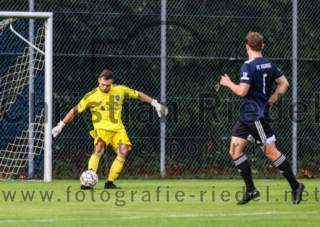 2023-07-28_050_FC_Eitting_gegen_FC_Moosburg | Eitting, Deutschland, 28.07.2023:
Fußball, Kreisliga 2023 / 2024, 1. Spieltag, FC Eitting gegen FC Moosburg, Endergebnis: 1:1

Torwart Patrik Heilmair (FC Moosburg, #21)

Foto: Christian Riedel / fotografie-riedel.net