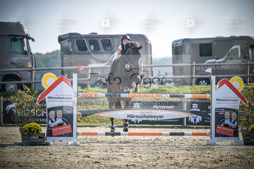 DOS_1966 | Entdecke hochwertige Reitturnierfotos von Foto Oger. Professionell, emotional und authentisch – jetzt Lieblingsmomente im Shop bestellen. - Realisiert mit Pictrs.com