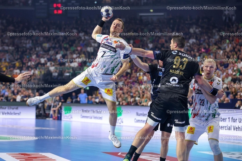 KoeEHF15062502001 | 15.06.2025, Handball, Finale TruckScout24 EHF FINAL4, LANXESS arena Köln, Füchse Berlin - SC Magdeburg: Felix Claar (Magdeburg #07) gegen Mijajlo Marsenic  (Fuechse Berlin #93) 