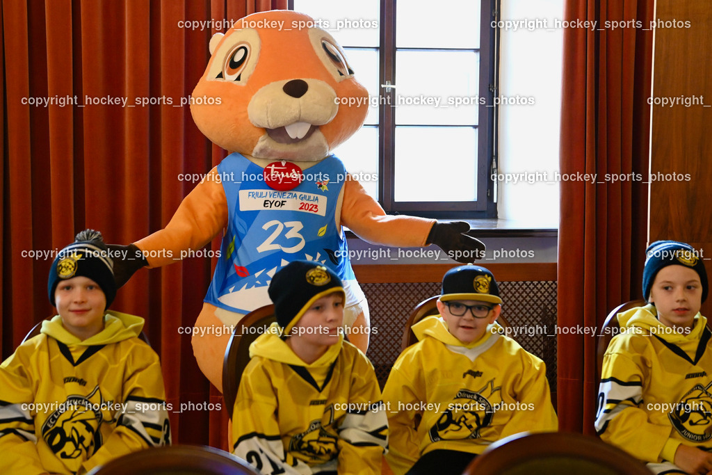 European Youth Olympic Festival EYOF 2023 Pressekonferenz | Maskottchen European Youth Olympic Festival EYOF 2023, Jugendspieler EC Hornets Spittal