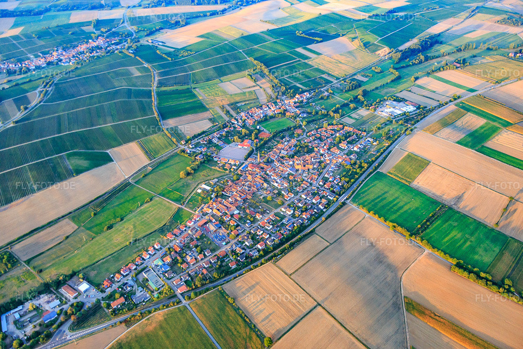 Luftbild: Ortsansicht von Westen im Ortsteil Kapellen in Kapellen-Drusweiler im Bundesland Rheinland-Pfalz in Deutschland. Foto: IMG_084211.jpg vom 29.08.2015 durch Werner Riehm/FLY-FOTO.de