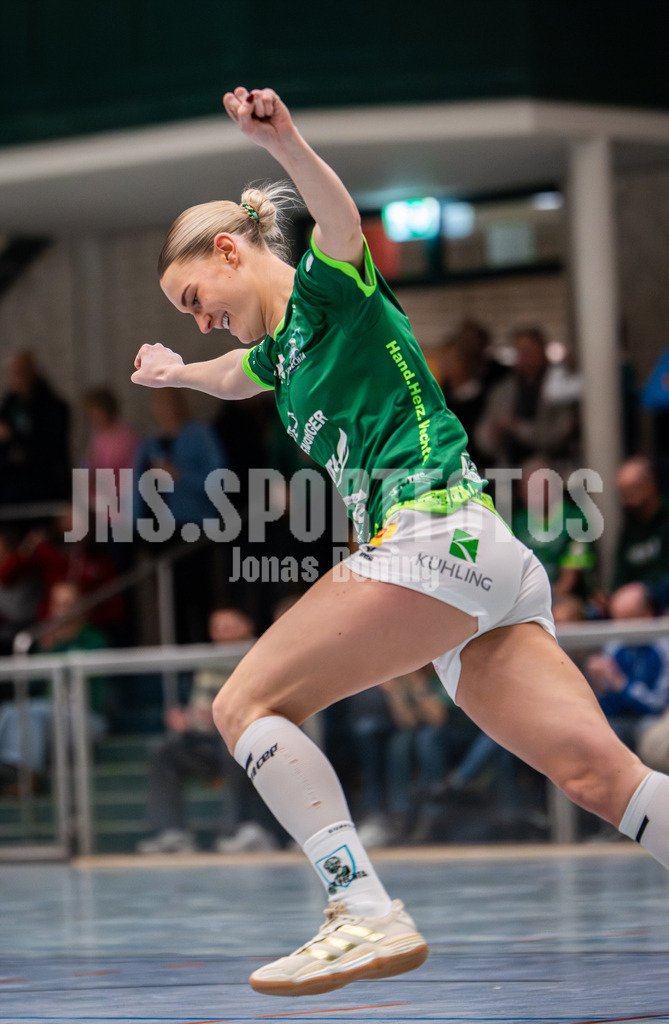 Handball I Frauen I Saison 2025-2026 I 3. Liga Staffel Nord I 13. Spieltag I SC SFN Vechta -Buxtehuder SV II-34 | Nele Wessels (13, SC SFN Vechta) - Realisiert mit Pictrs.com