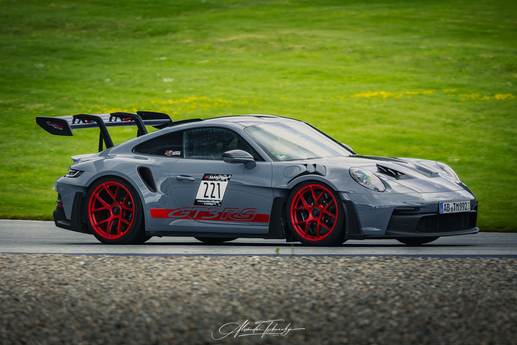 R6PZ1282 _Alexander Tschuncky | Entdecken Sie die faszinierende Welt von Alexander Tschuncky Arts: Kreative Fotografie, atemberaubende Automobilkunst und hochwertiger Bilderdruck. Lassen Sie sich inspirieren! - Realisiert mit Pictrs.com