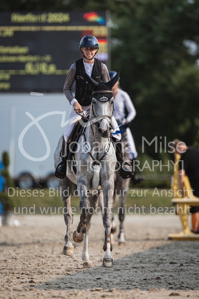 240627_LüPfSpTa_SprPf-M-267 | Deine schönsten Turniermomente als professionelle Fotos! Entdecke hochwertige Pferdesport-Fotografie im Online-Shop. Jetzt Fotos finden & bestellen!