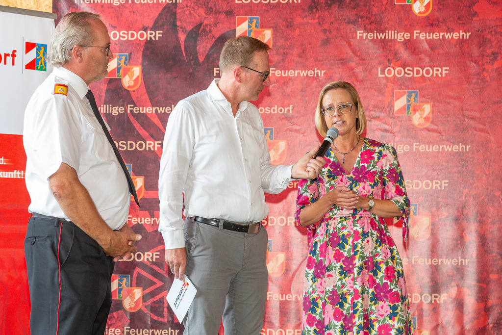 Festakt_042 | Fotodoku des Festaktes im FF-Haus Loosdorf anlässlich der Auszeichnung der Helfer und Hilfsorganisationen  der Hochwasserkatastrophe September 2024