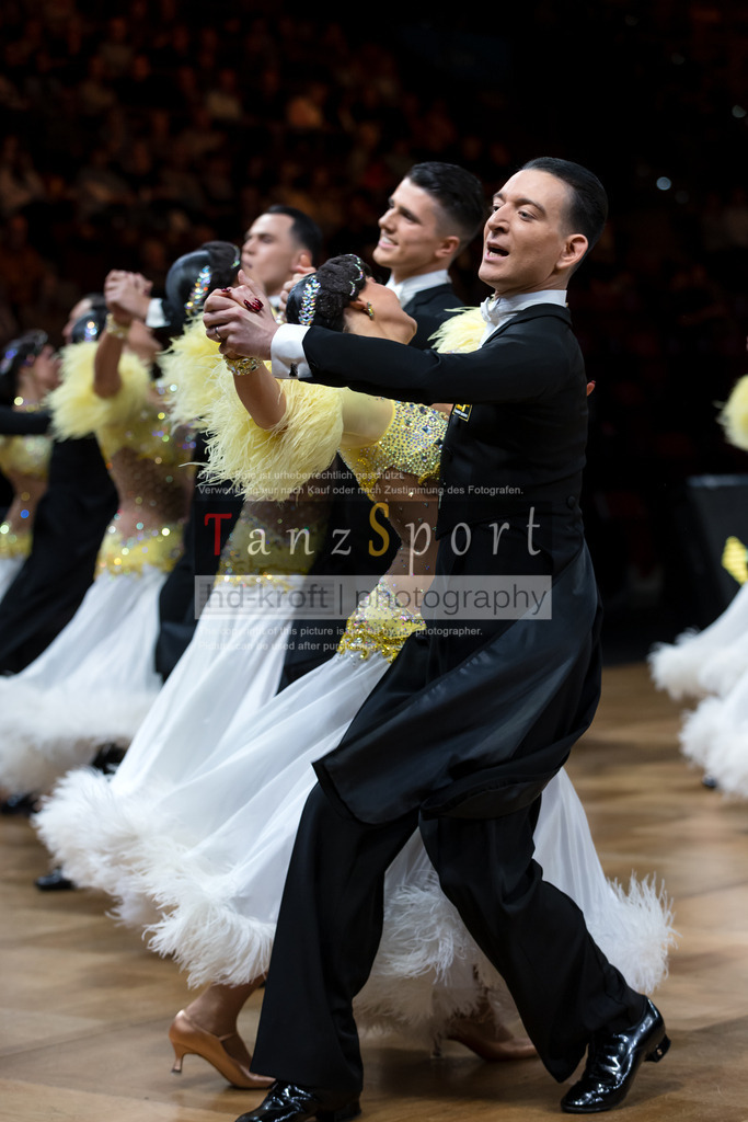 20241109_DM-Formationen_Vorrunde_3023 | Tanzsportbilder, Standardtanz, Lateintanz, WDSF, DTV, LTVB, dancecomp, goc, hessen tanzt, blaues band der spree, walzer, tango, wiener walzer, slowfox, quickstepp, samba, rumba, cha-cha-cha, paso doble. jive, hd-kroft photography, turniertanzsport