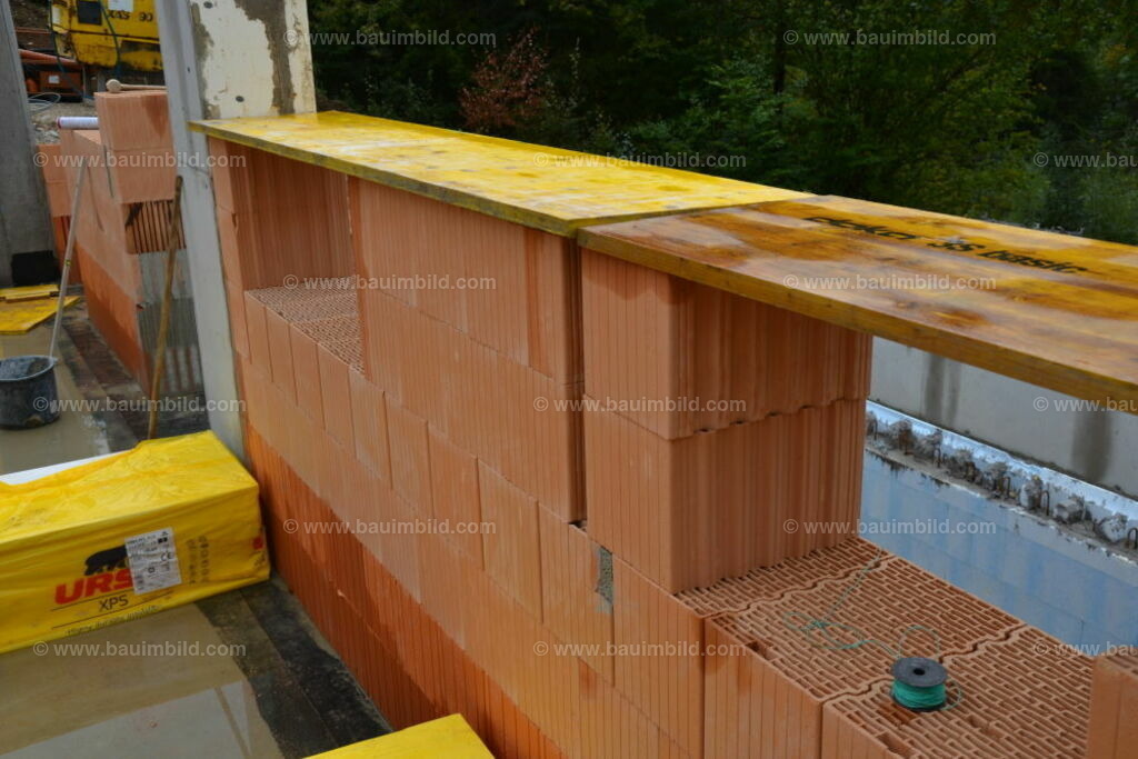 bib-lg07-mauerarbeiten-0019 | Nach LV-Leistungsgruppen sortierte Detailfotos über den Bau eines Hauses. Alle Hausbau-Bilder direkt vom Urheber und Autor der Website Haus-Selber-Bauen.com