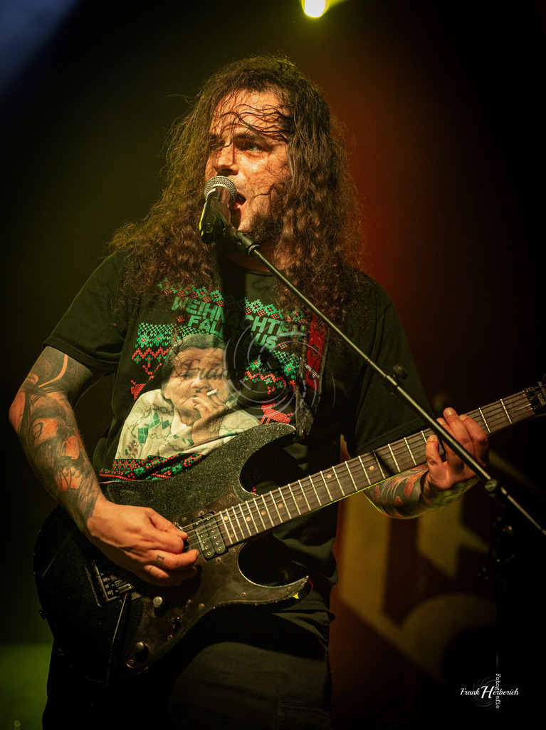 Justice 23.12.2025 | Frank Herberich Fotografie, Frank Herberich, Fotografie, Hochzeit, Portrait, St. Peter Ording, Ording, Westerhever, Nordsee, Frank Fotografie, Hardheim,  Odenwald,Walldürn, Band,Eventfotografie - Realisiert mit Pictrs.com