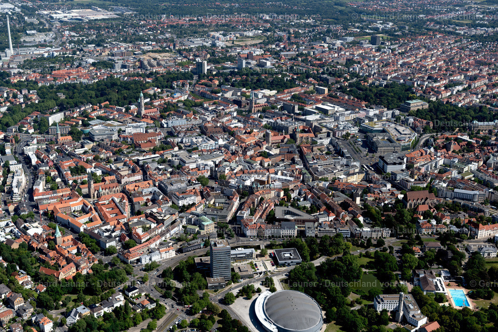 4035521 | BRAUNSCHWEIG 31.07.2020 Altstadtbereich und Innenstadtzentrum in Braunschweig im Bundesland Niedersachsen, Deutschland. Weiterführende Informationen bei: Stadt Braunschweig. // Old Town area and city center in Brunswick in the state Lower Saxony, Germany. Further information at: Stadt Braunschweig. Foto: Gerhard Launer