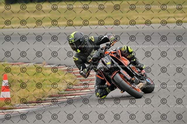 25bt05-1516 | markuskiefer.com - Realisiert mit Pictrs.com