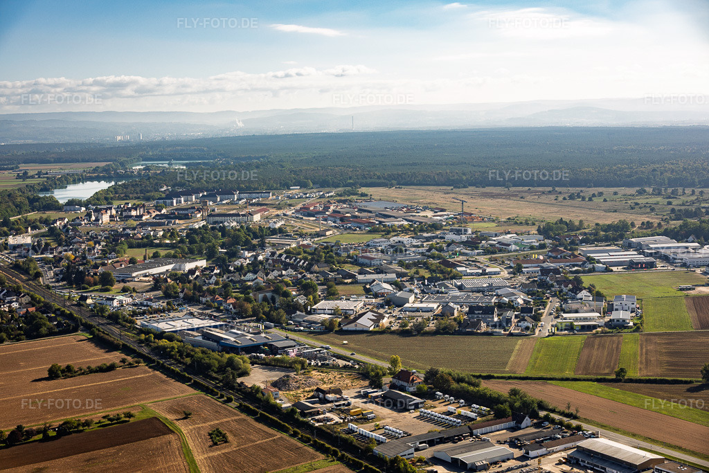 Luftbild: Gewerbegebiet an der B26 mit Bauzentrum Andre + Oestreicher GmbH und Schreinerei & Holzwerkstatt Jens Kattner in Babenhausen im Bundesland Hessen in Deutschland. – Foto: IMG_159342.jpg vom 22.09.2026 durch Werner Riehm/FLY-FOTO.de – Auflösung des Originals: 6000 x 4000 px – Andre + Oestreicher \xc2\xb7 Bauzentrum \xc2\xb7 Babenhausen + Mainhausen – JENS-KATTNER.DE