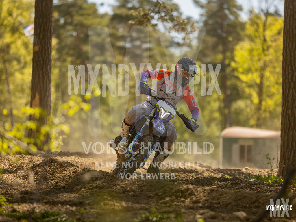 866A4851 | mxndyyvipix