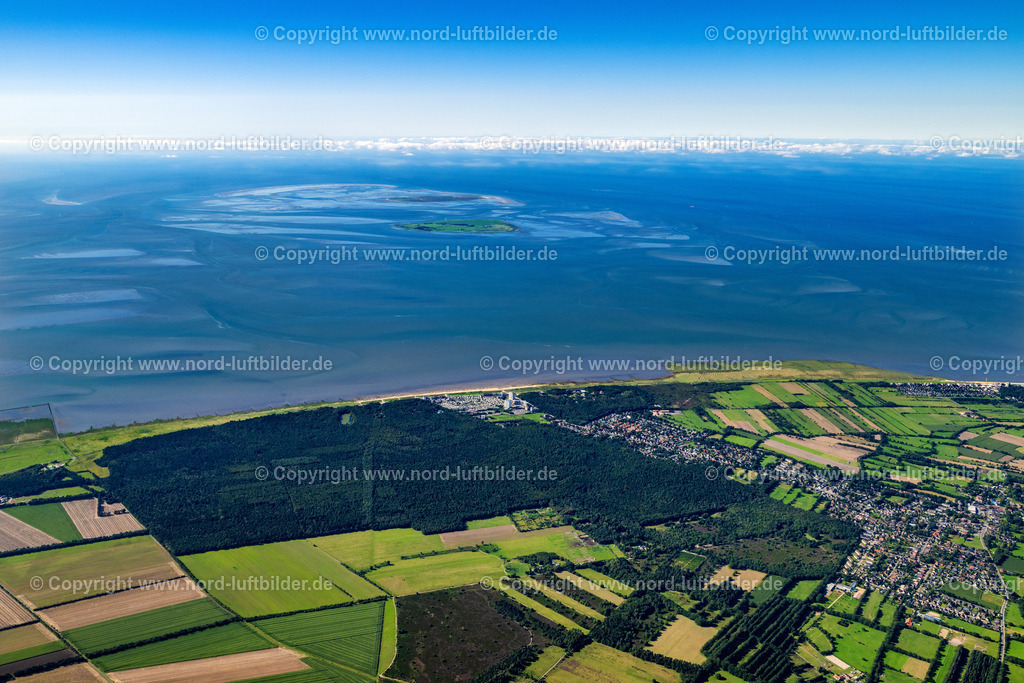 Cuxhaven_Sahlenburg_Wernerwald_ELS_8705160823 | SAHLENBURG 16.08.2023 Ortsansicht von Sahlenburg mit dem "Wernerwald" an der Nordsee- Küste im Bundesland Niedersachsen. // View of Sahlenburg with the "Wernerwald" on the coast of the North Sea in the state of Lower Saxony. Foto: Martin Elsen