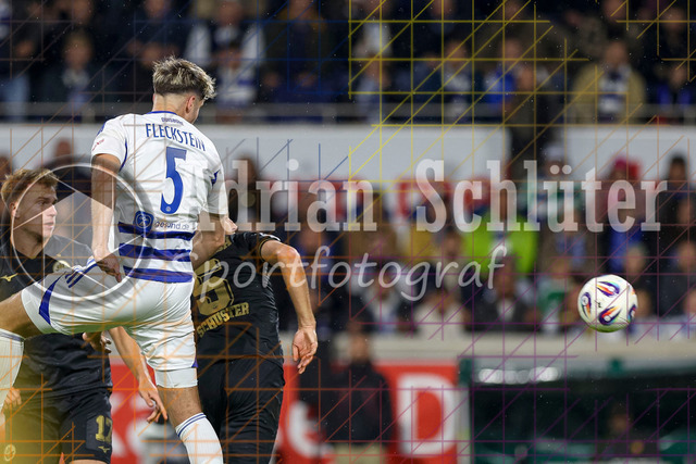 MSV Duisburg vs FC Hansa Rostock - 3. Liga | Duisburg, Deutschland, 03.10.25:   Tobias Fleckstein (MSV Duisburg) erzielt das Tor zum 2:1 waehrend des Spiels der 3. Liga MSV Duisburg vs FC Hansa Rostock in der schauinsland-reisen-arena(Foto von Brauer-Fotoagentur / Adrian Schlueter)