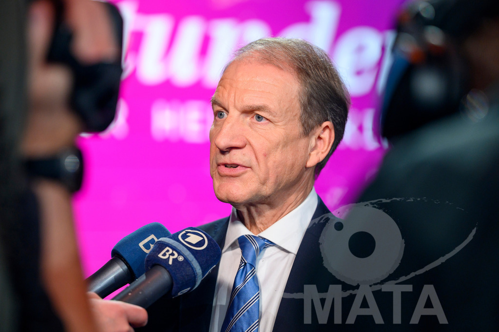 _DWI6470 | Thomas Jansing bei '30 Jahre Sternstunden-Gala 2023' in der Frankenhalle. Nürnberg, 15.12.2023 - Realisiert mit Pictrs.com