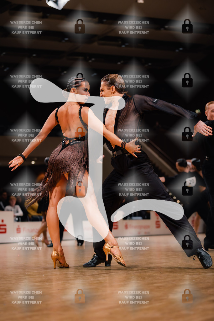 Goldstadtpokal 2025 - WDSF World Open Latin 7th (14) Axel Sampino _ Anna Zgonnikova (France)-2025-01-25-5949 | Webshop for digital downloads and prints of dance sport, event & show photographer Julian Link - Realisiert mit Pictrs.com