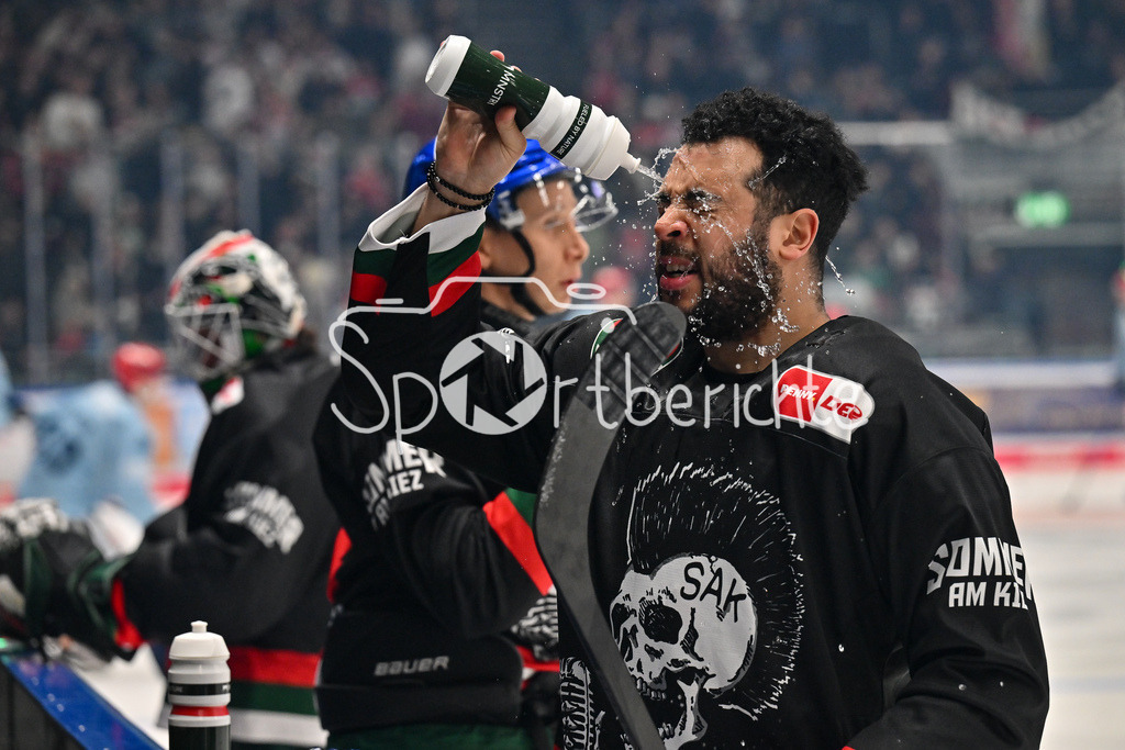 Augsburger Panther - Schwenninger Wild Wings | Im Bild Nicholas BAPTISTE (Augsburger Panther 73) beim warmup vor der Partie / Freisteller / Einzelfoto / DEL: Augsburger Panther - Schwenninger Wild Wings, Curt Frenzel Stadion am 24.01.2025