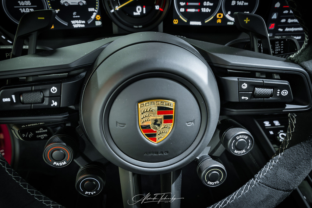 R6AT1042 _Alexander Tschuncky | Entdecken Sie die faszinierende Welt von Alexander Tschuncky Arts: Kreative Fotografie, atemberaubende Automobilkunst und hochwertiger Bilderdruck. Lassen Sie sich inspirieren! - Realisiert mit Pictrs.com