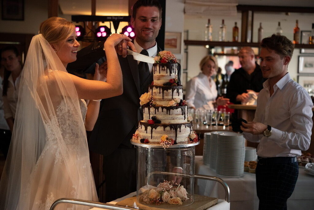 Hochzeit_Location_014 | Mein Name ist Arkadius. Ich fotografiere Ihre Hochzeit in Frankfurt und im Umkreis von 200 km. Als Fotograf bin ich noch bekannt im Bereich Business- und Modefotografie.