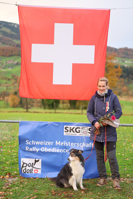 2025_Rally_Obedience_SM-297 | Ich fotografiere Hundeausstellungen, Sportanlässe, Zuchtstätten, Hundezucht, Hundeportrait, Lagotto - Realisiert mit Pictrs.com