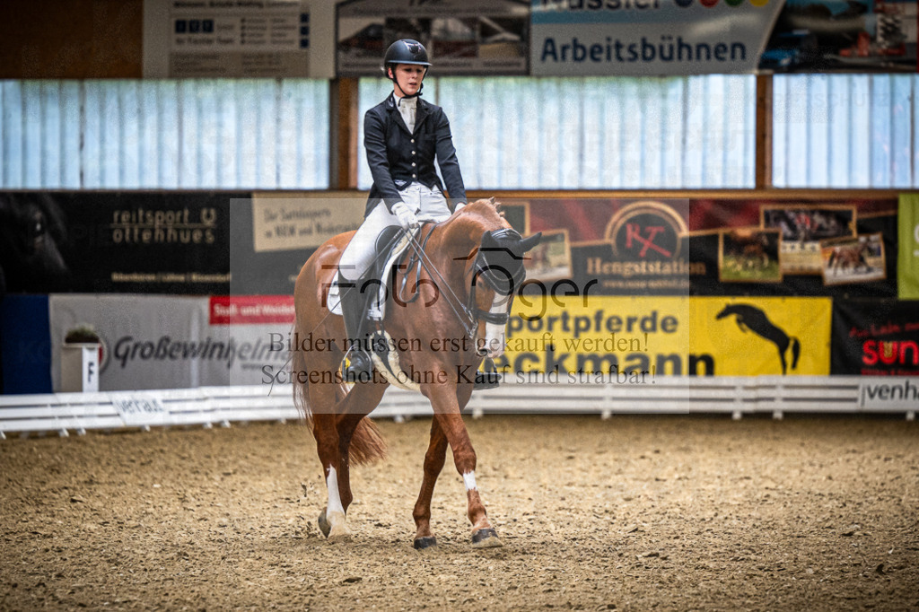 DOS_1774 | Entdecke hochwertige Reitturnierfotos von Foto Oger. Professionell, emotional und authentisch – jetzt Lieblingsmomente im Shop bestellen.Deutschlandweite Turnierfotografie. - Realisiert mit Pictrs.com