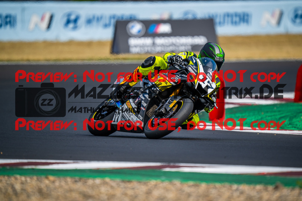 MaZZes_FotoMatrix_220625_2266 | PROSUPERSTOCK