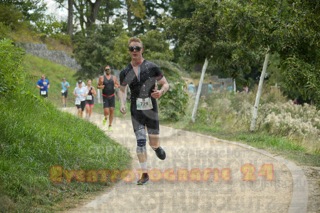 250824_1426_EX1_6198 | Sportfotografie im Rhein-Sieg Kreis, Köln, Bonn, NRW, Rheinland Pfalz, Hessen, etc. Unser Tätigkeitsfeld umfasst den Laufsport vom Volkslauf über den Marathon, Duathlon, Triathon bis zum Ultralauf wie Kölnpfad Ultra oder Schindertrail.
