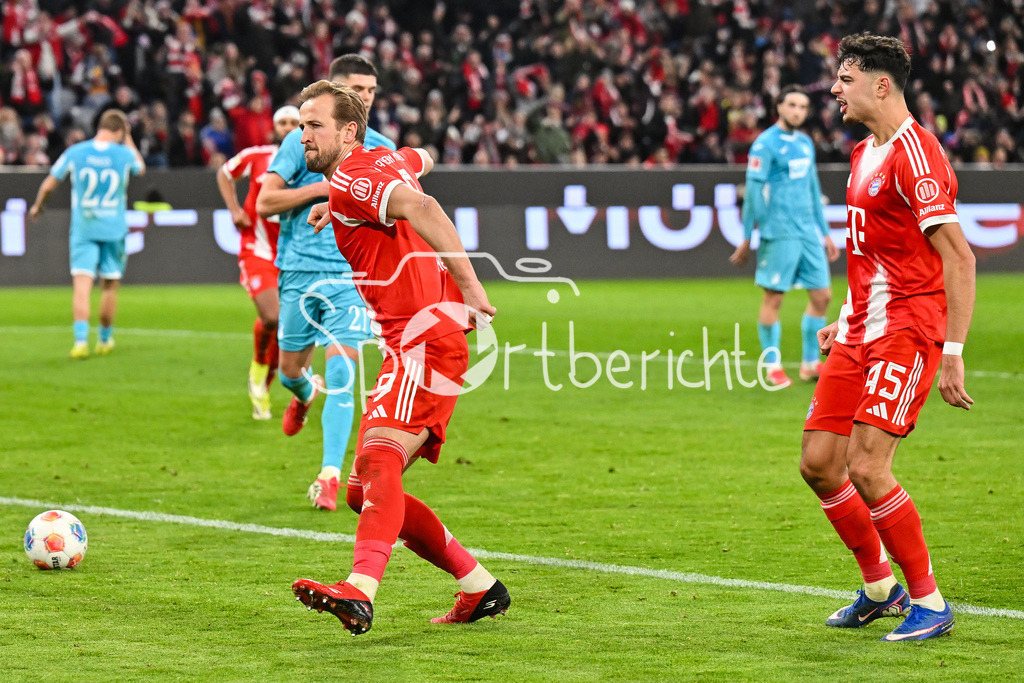 FC Bayern München - TSG 1899 Hoffenheim | MUNICH, GERMANY - 08. FEBRUARY: Jubel der Bayern nach dem Treffer zum 2-1 durch Harry KANE (FC Bayern Munich 9) / Foulelfmeter während dem Bundesligamatch zwischen dem FC Bayern München und der TSG 1899 Hoffenheim am 21. Spieltag in der Allianz Arena / DFL REGULATIONS PROHIBIT ANY USE OF PHOTOGRAPHS AS IMAGE SEQUENCES AND/OR QUASI-VIDEO / Aleksandar PAVLOVIC (FC Bayern Munich 45)