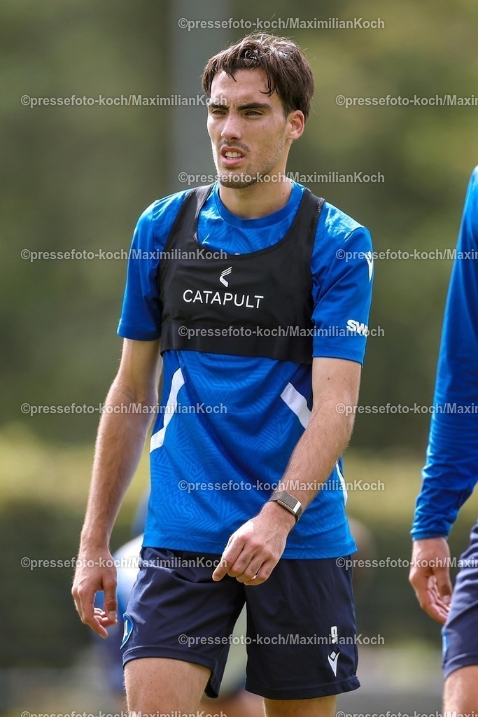 KSC02092502302 | 02.09.2025, Fußball, Training Karlsruher SC, 2. Fußball Bundesliga, Trainingsplatz am BBBank Wildpark Stadion Karlsruhe, Saison 2025 2026: Roko Simic (KSC #09) 