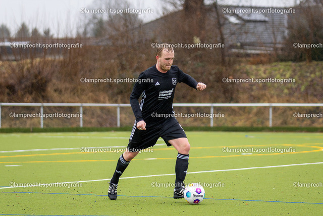 Fußball I Herren I Saison 2025-2026 I Landesfreundschaftsspiel I SC Rönnau - SSG Rot-Schwarz Kiel 128 | Torge Willhoeft (5, SC Rönnau)  - Realisiert mit Pictrs.com