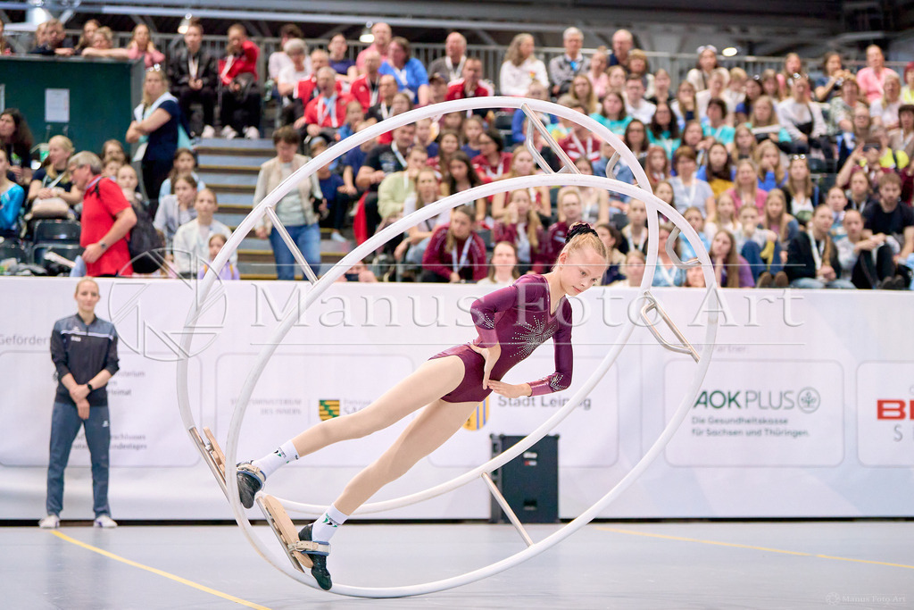 A-DSC01646 | Professionelle Sportfotografie in Hamburg, Schleswig-Holstein und Niedersachsen – spezialisiert auf Rhönrad, Geräteturnen, Leistungsturnen und rhythmische Sportgymnastik. Bundesweite Begleitung von Rhönrad-Events. Jetzt Sport-Fotos - Realisiert mit Pictrs.com